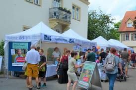 Jahresfest 2026 – Der zentrale Informationsstand im Schlosshof Jahresfest 2026 – Der zentrale Informationsstand im Schlosshof