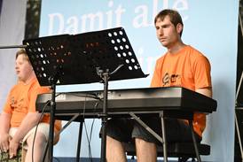 Jahresfest 2026 – Musiker auf der Bühne Jahresfest 2026 – Musiker auf der Bühne