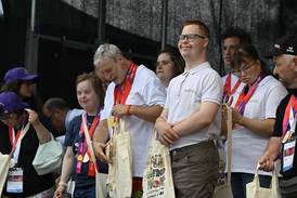 Jahresfest 2026 – Sportler-Ehrung auf der Bühne im Schlosspark Jahresfest 2026 – Sportler-Ehrung auf der Bühne im Schlosspark