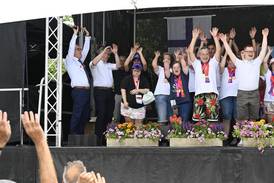 Jahresfest 2026 – Sportler-Ehrung auf der Bühne im Schlosspark Jahresfest 2026 – Sportler-Ehrung auf der Bühne im Schlosspark